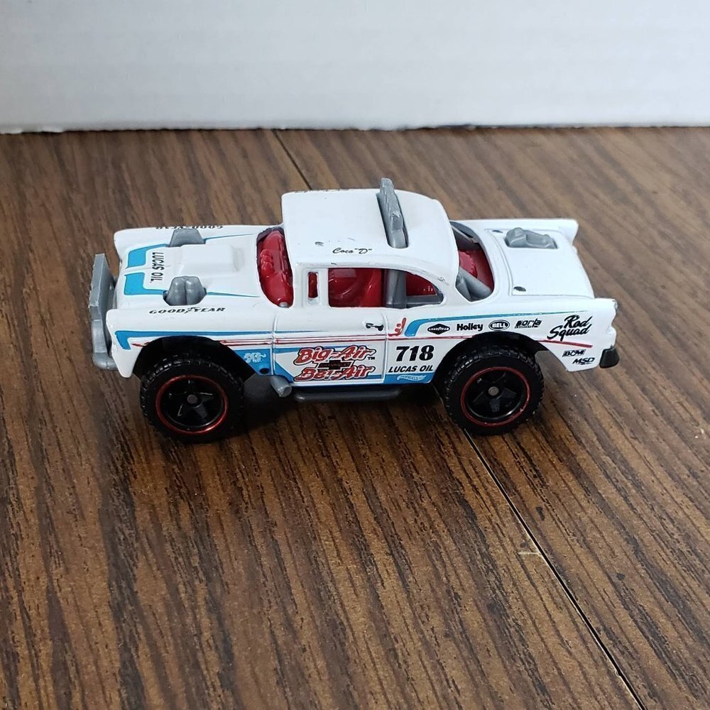 Hot Wheels Big-Air Bel-Air HW Rod Squad 1/10 Flat White Loose CHB48